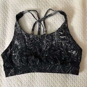 Lululemon sports bra